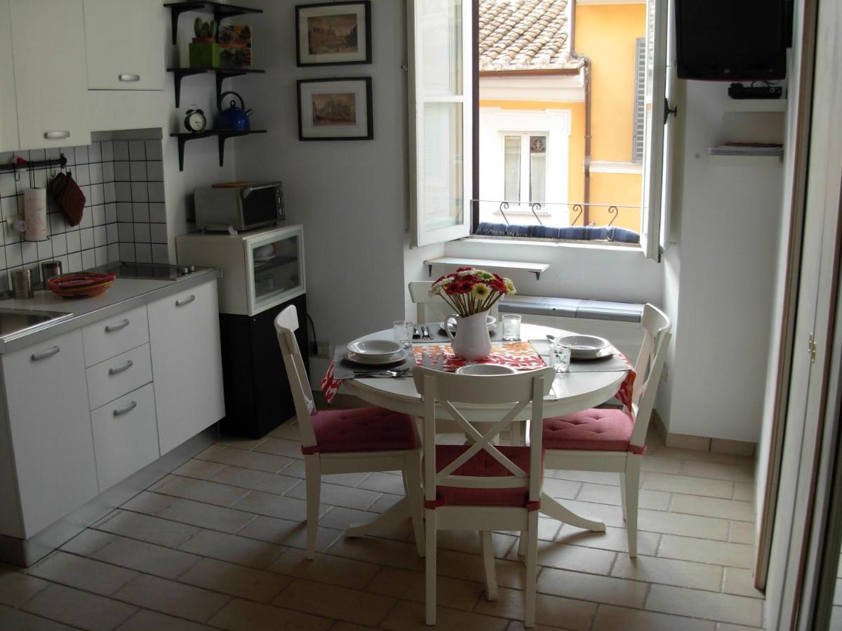 Monti'S Holiday Apartment Rome Exterior photo